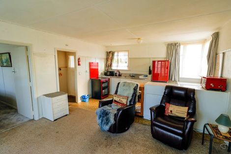 Photo of property in 32 Shortt Street, Foxton Beach, Foxton, 4815