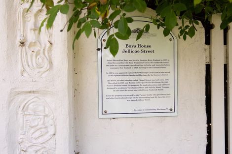 Photo of property in 16 Jellicoe Street, Greytown, 5712