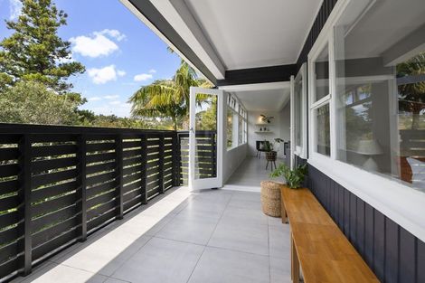 Photo of property in 9 Berne Place, Birkenhead, Auckland, 0626