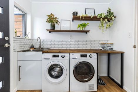 Photo of property in 11 Purcell Place, Melville, Hamilton, 3206