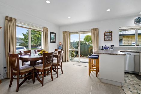 Photo of property in 61 Grosvenor Street, Cambridge, 3434