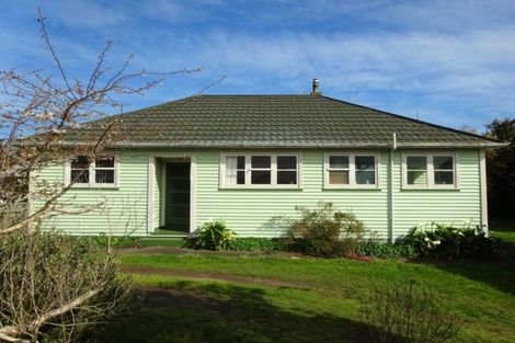 Photo of property in 15 Churchill Crescent, Foxton, 4814