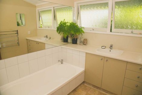 Photo of property in 12 Rakau Street, Havelock North, 4130