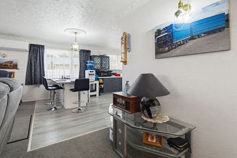 Photo of property in 26 East Road, Shannon, 4821