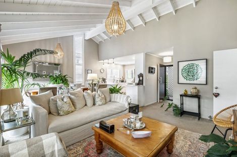 Photo of property in 2/20 Wolsley Avenue, Milford, Auckland, 0620