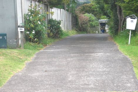 Photo of property in 2/10 Valley View Road, Glenfield, Auckland, 0629