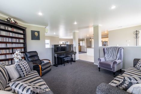 Photo of property in 20 Oaklands Drive, Cambridge, 3434