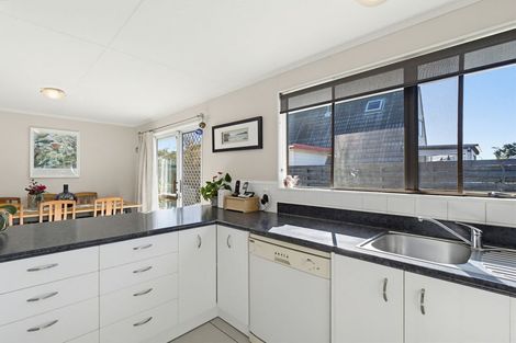 Photo of property in 4 Dove Place, Westbrook, Palmerston North, 4412
