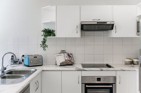 Photo of property in 17 Morewa Place, Takanini, 2112