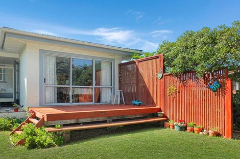 Photo of property in 18 Brown Terrace, Foxton Beach, Foxton, 4815