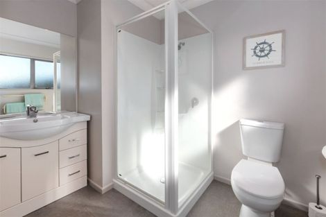 Photo of property in 2 Gennaker Lane, Whitby, Porirua, 5024