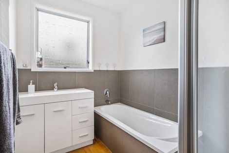 Photo of property in 83 Walworth Avenue, Pakuranga Heights, Auckland, 2010