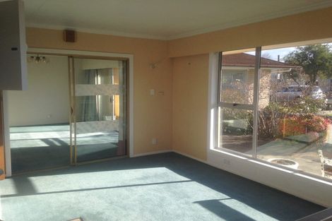 Photo of property in 77 Memorial Avenue, Ilam, Christchurch, 8053