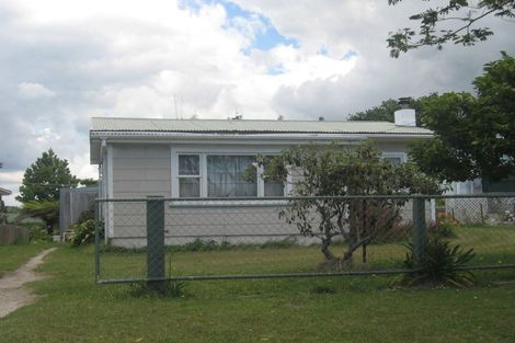 Photo of property in 4 Station Road, Te Puke, 3119