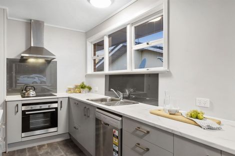 Photo of property in 2/49 Wolsley Avenue, Milford, Auckland, 0620