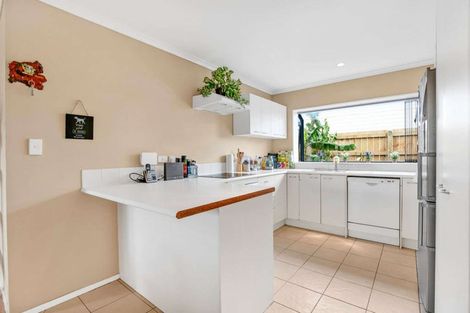 Photo of property in 17 Glenpark Place, Favona, Auckland, 2024