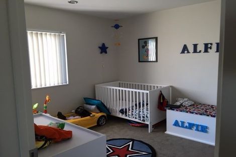 Photo of property in 2 Tarapiroe Avenue, Takanini, 2112