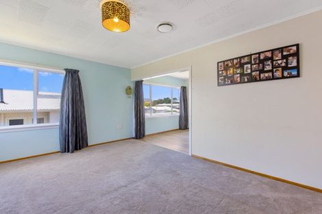 Photo of property in 14 Rospeath Crescent, Spotswood, New Plymouth, 4310