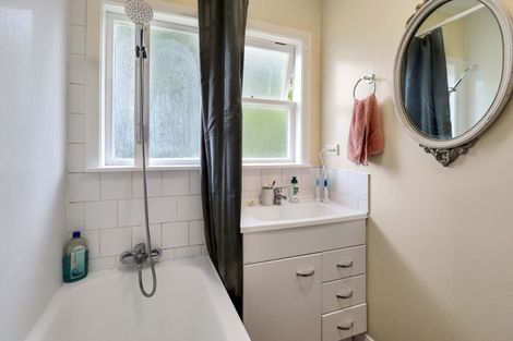 Photo of property in 15 Eldon Grove, Taita, Lower Hutt, 5019