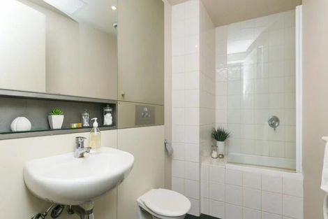 Photo of property in Gerondis Bldg Apartments, 407/60 Willis Street, Wellington Central, Wellington, 6011