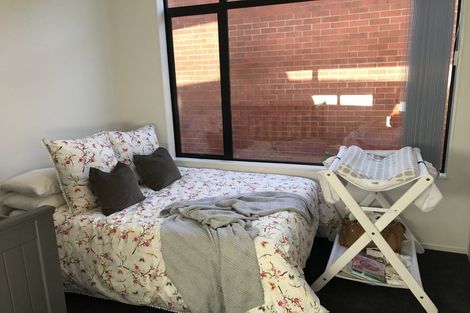 Photo of property in 17 Lieutenant Lane, Papakura, 2110