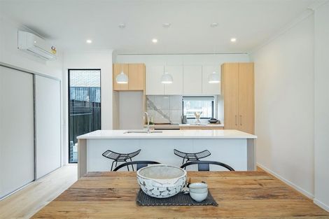 Photo of property in 5 Te One Place, Belmont, Auckland, 0622