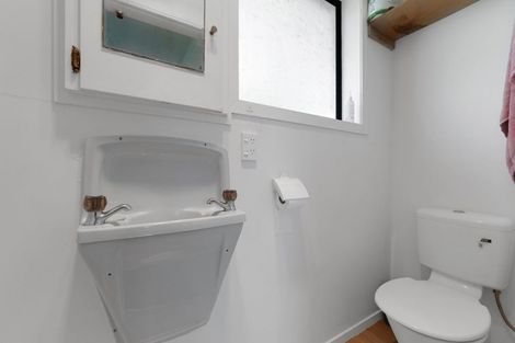Photo of property in 3001a State Highway 2, Waitakaruru, Ngatea, 2471