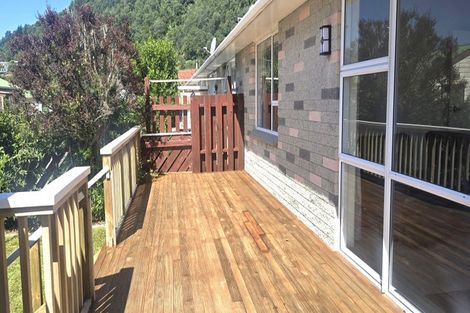 Photo of property in 46 York Street, Picton, 7220