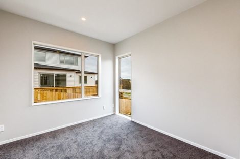 Photo of property in 11 Franheim Crescent, Orewa, 0931