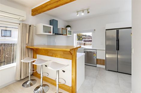 Photo of property in 2/15 Hill Road, Papatoetoe, Auckland, 2025
