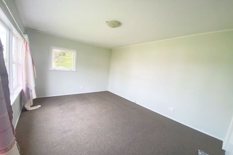 Photo of property in 5 Silver Birch Rise, Henderson, Auckland, 0612