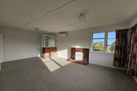 Photo of property in 57 Salford Street, Newlands, Wellington, 6037