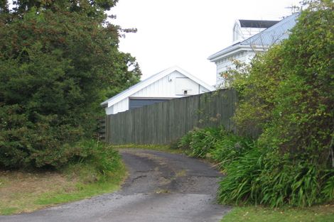 Photo of property in 120 East Coast Road, Forrest Hill, Auckland, 0620