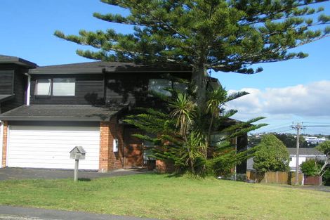 Photo of property in 2/10 Raines Avenue, Forrest Hill, Auckland, 0620