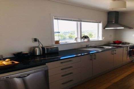 Photo of property in 4 O'donn Avenue, Beach Haven, Auckland, 0626