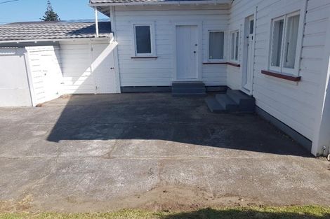 Photo of property in 37 Manly Street, Paraparaumu Beach, Paraparaumu, 5032