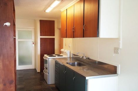 Photo of property in 2 Findlay Street, Moturoa, New Plymouth, 4310
