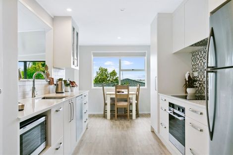Photo of property in 13 Hewlett Road, Massey, Auckland, 0614
