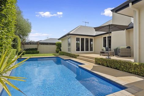 Photo of property in 8 Ravenscourt Place, Huntington, Hamilton, 3210