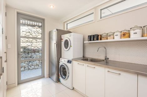 Photo of property in 6 Challenger Lane, Redcliffs, Christchurch, 8081