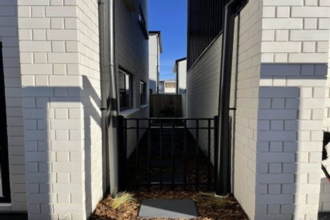 Photo of property in 8/22 Yeovil Road, Te Atatu Peninsula, Auckland, 0610