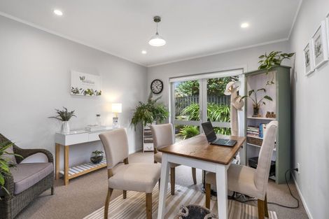 Photo of property in 17a Townhead Crescent, Bethlehem, Tauranga, 3110