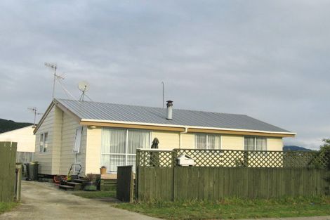 Photo of property in 124 Makarini Street, Paraparaumu, 5032