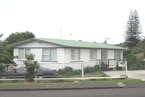 Photo of property in 31 Kaipatiki Road, Glenfield, Auckland, 0629