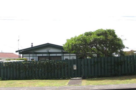 Photo of property in 1/67 Lancaster Road, Beach Haven, Auckland, 0626