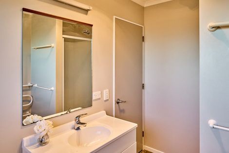 Photo of property in 3 Makora Grove, Paremata, Porirua, 5024