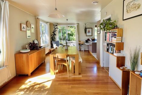 Photo of property in 89 Taylor Terrace, Tawa, Wellington, 5028