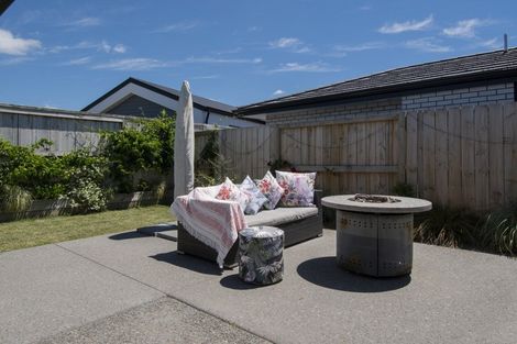 Photo of property in 5 Hanlow Place, Pyes Pa, Tauranga, 3112