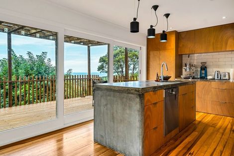 Photo of property in 73 Minnehaha Avenue, Titirangi, Auckland, 0604