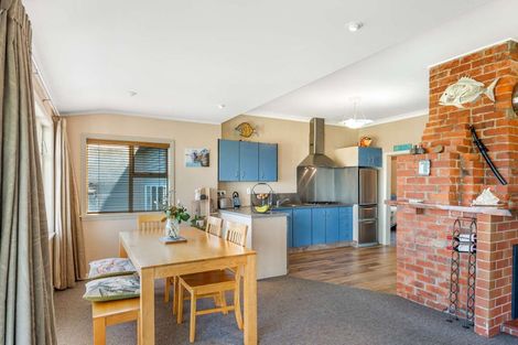 Photo of property in 153 Cornfoot Street, Castlecliff, Whanganui, 4501